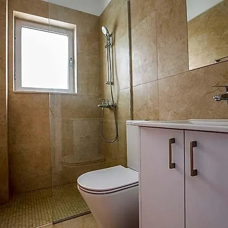 Prol19, Beautiful 3bdr With Pool, Close To Fig Tree Bay